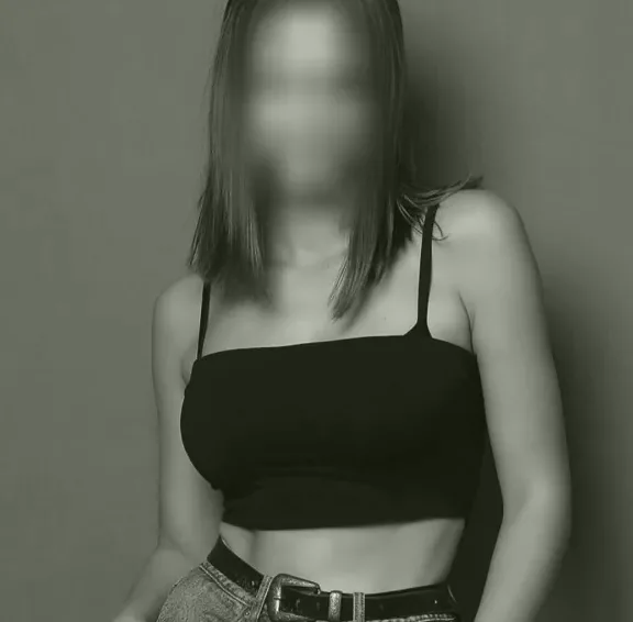Celina, 31