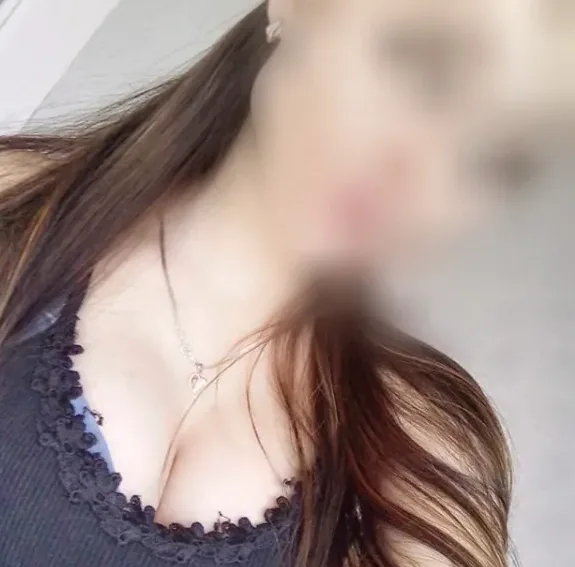 Fiona, 26