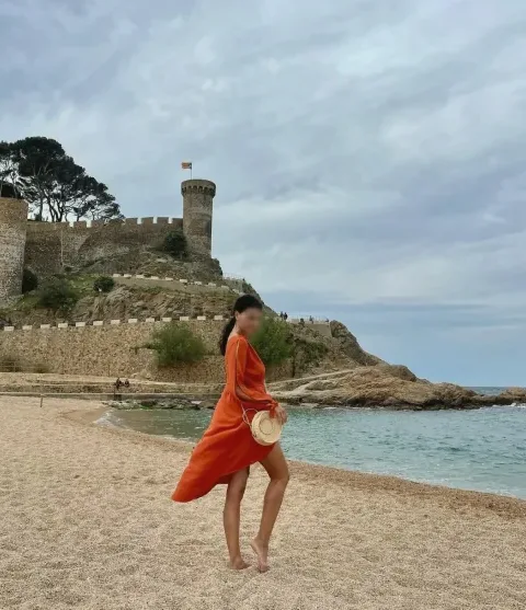 Leyla, 39