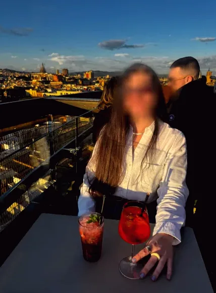 Luisa, 37