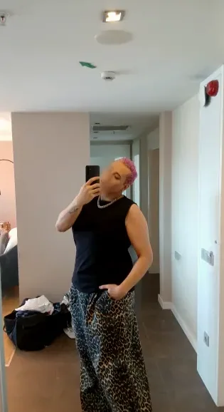 Nadine, 33