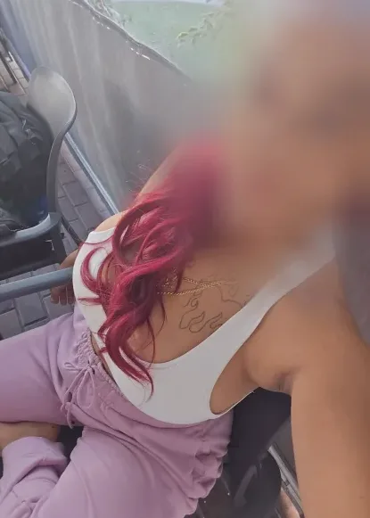 Sandra, 36