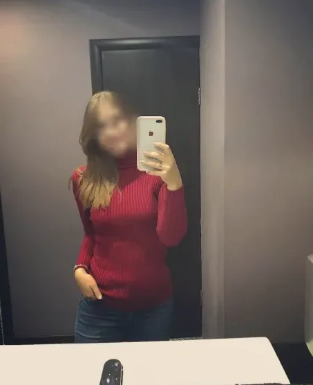 Zeynep, 32